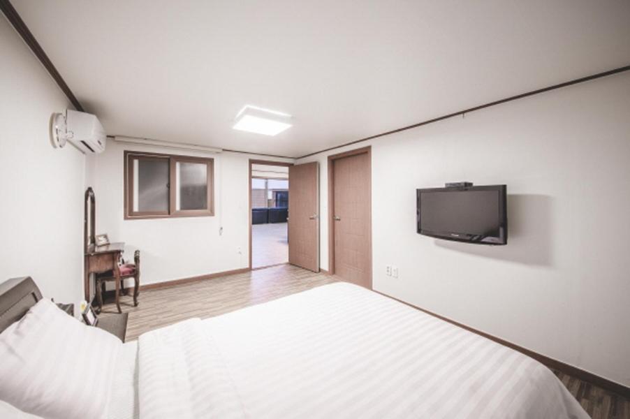 Sunyang Village Pension Jeju Exterior foto
