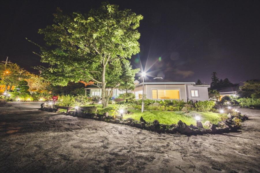 Sunyang Village Pension Jeju Exterior foto